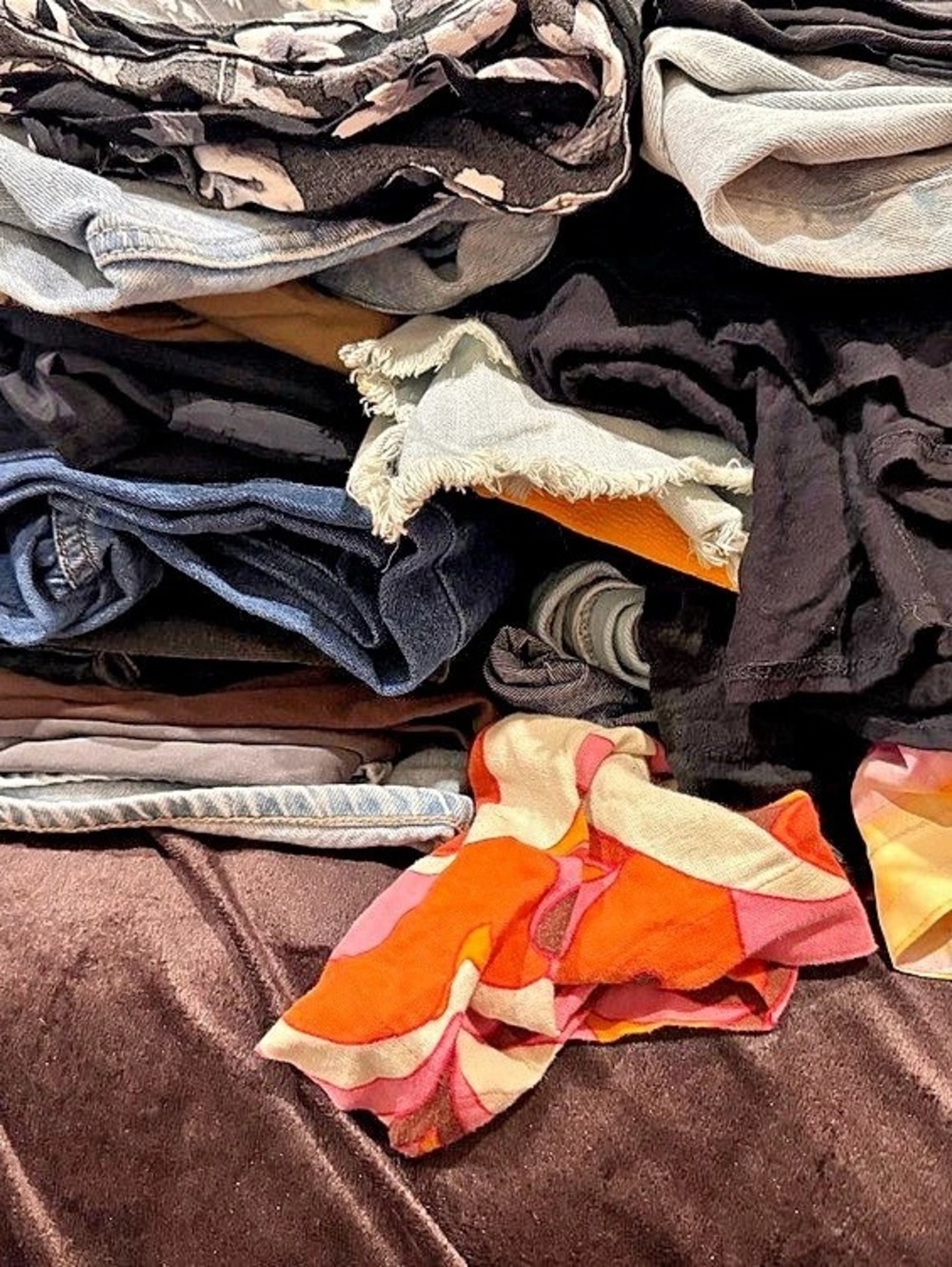 PLUS-SIZE CLOSET CLEAN-OUT: 160 PIECES - Picture 5 of 6